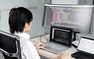 肇州 api php源码,下载的php源码怎么运行呢？